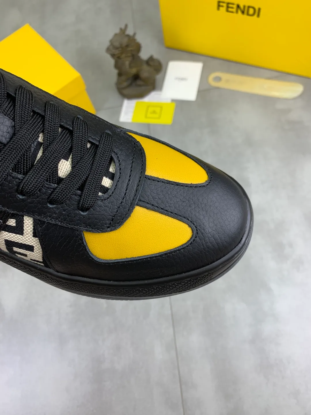 ​Men's shoes 💰P440 💰【New】Little monster 🆘 New FENDI 🕶️🕶️Simple routing effect, showing an elegant and cool driving shoe 🎬Using imported calfskin + first-layer pigskin lining🐂Excellent material🎬Detailed workmanship 🤗Comfortable foot feel➰➰. ​Pair it with any outfit to show your taste and temperament, low-key luxury ♻️Design ​simple and elegant ​noble and fashionable 🍃​Very loved and favored by trendy men 💓❤️size: 38-44 4️⃣colors available